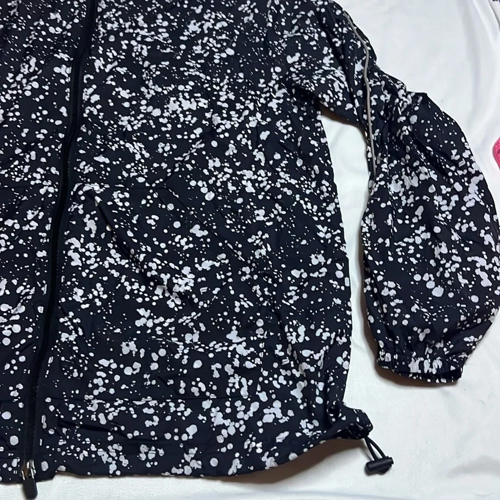 Fabletics Lightweight Jacket - Picture 6 of 12